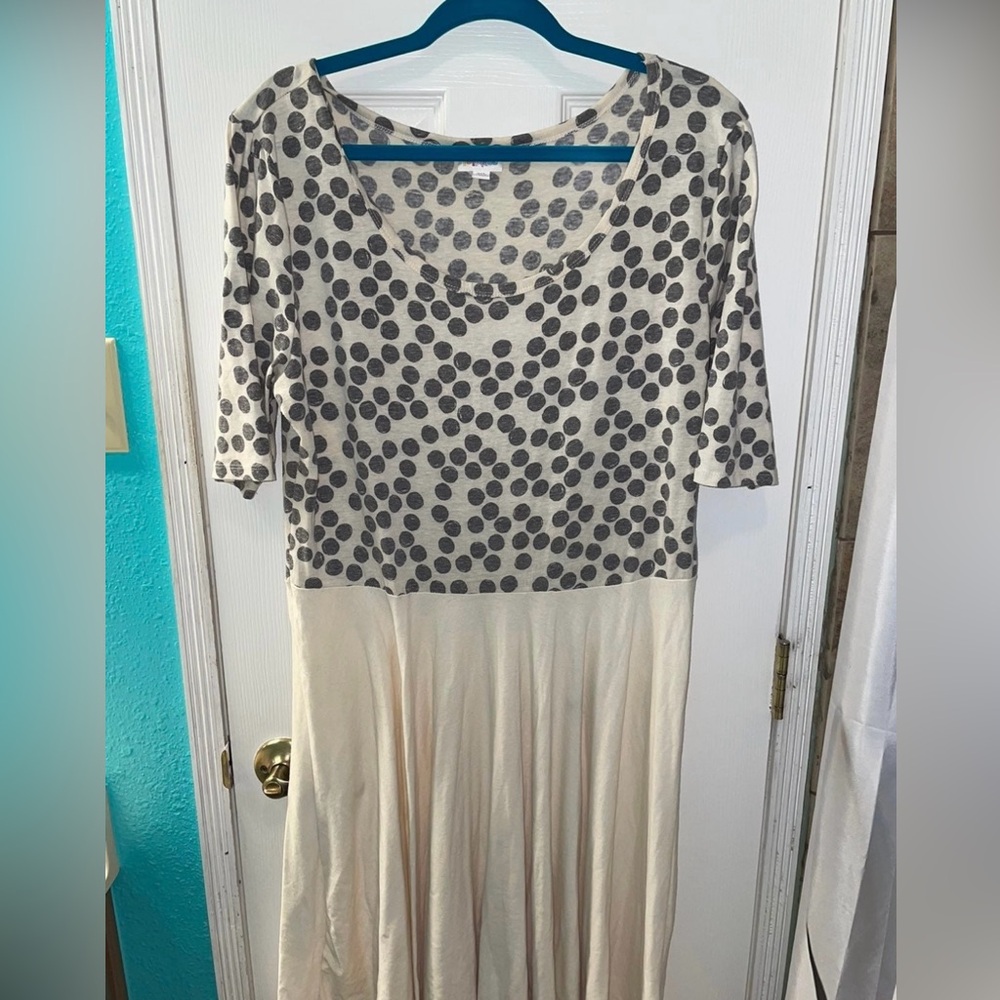 LuLaRoe 3xl Cream & Gray Polkadots Nicole Dress